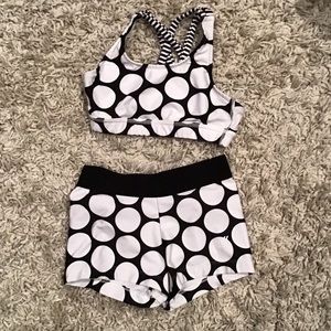 Girls medium Spandex matching shorts and sport bra